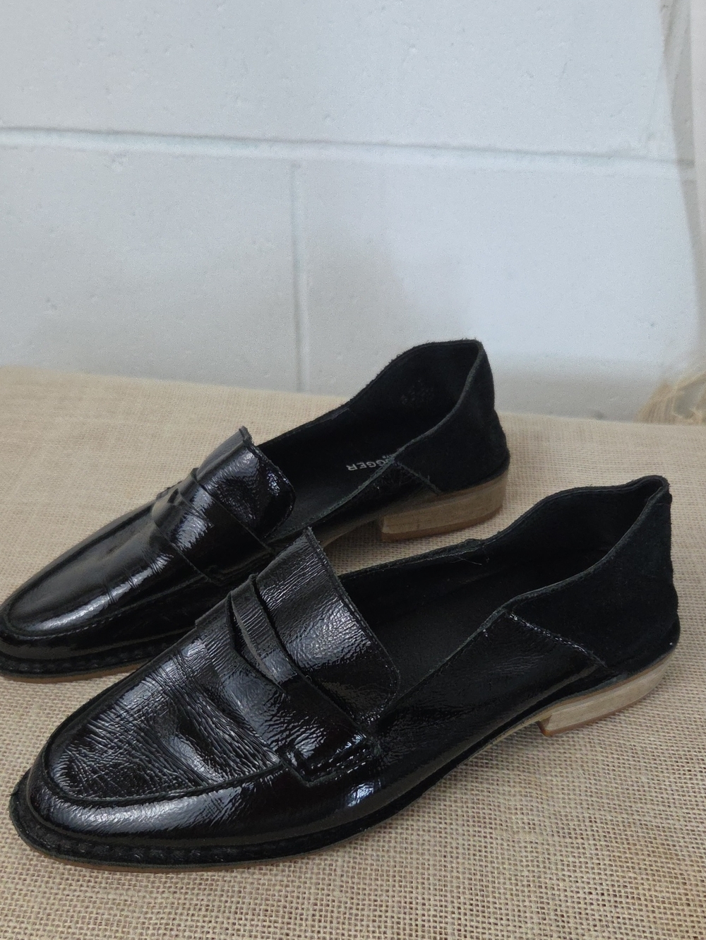 Kelsi Dagger Brooklyn Woodside Black Patent Leather Penny Loafers Sz8.5